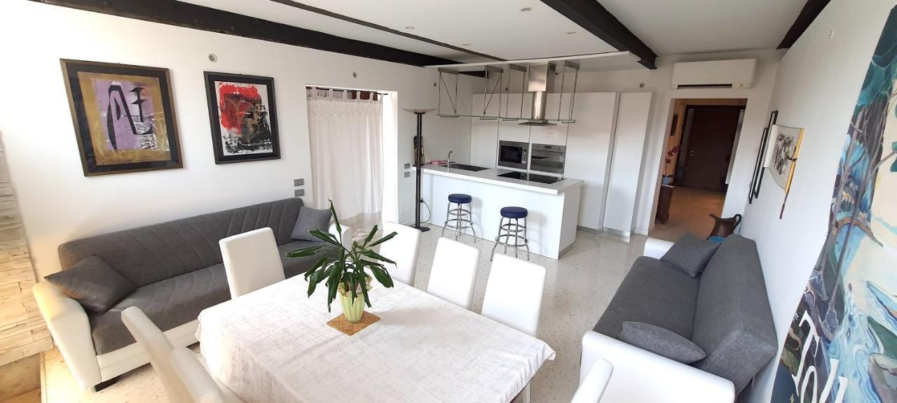 Elisabeth Waterfront Apartment Venesia Bagian luar foto