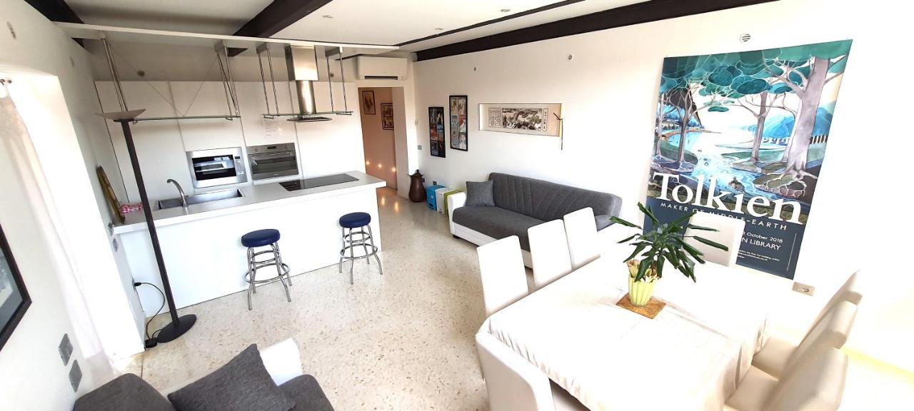 Elisabeth Waterfront Apartment Venesia Bagian luar foto