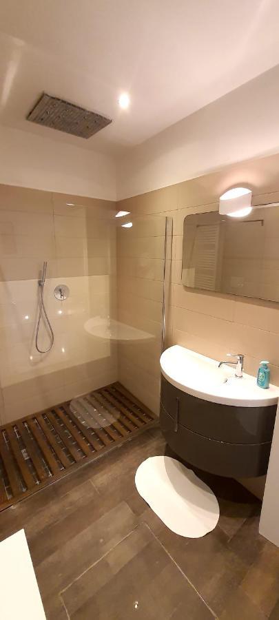 Elisabeth Waterfront Apartment Venesia Bagian luar foto